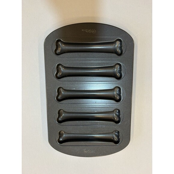 Wilton Halloween Dog Bones Biscuits Baking Pan Mold Single - Picture 1 of 3